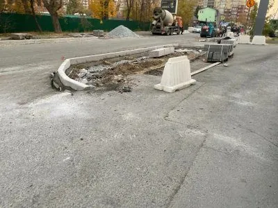 Подготовка бетонного основания под бордюр